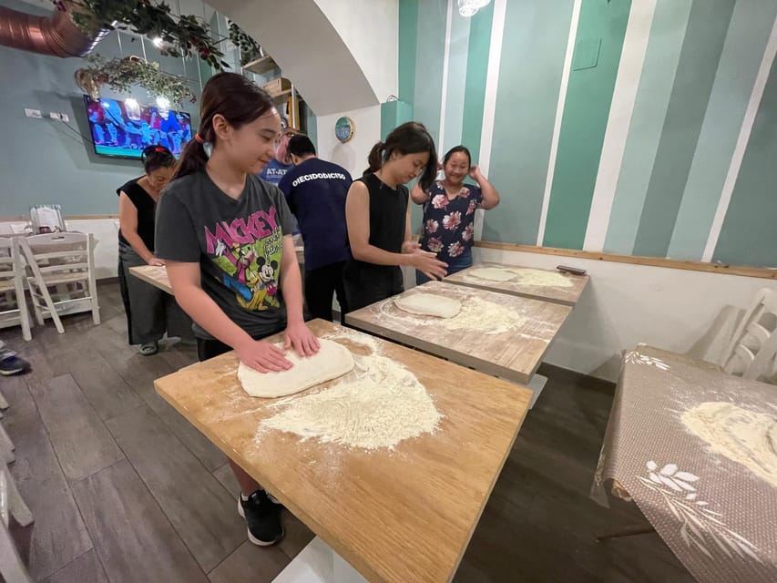 Rome: Neapolitan Pizza Cooking Class in Front of the Vatican - A friendly class for children and solo visitors