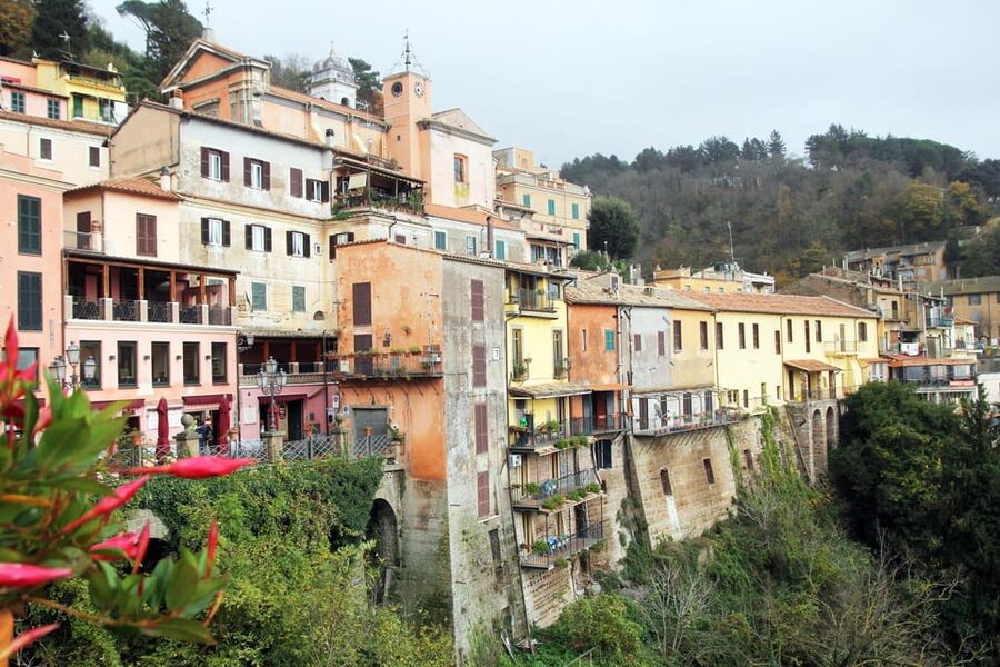 Rome: Nemi, Gandolfo & Castel Romano Photo and Shopping Tour - The ride from Rome to the Alban Hills