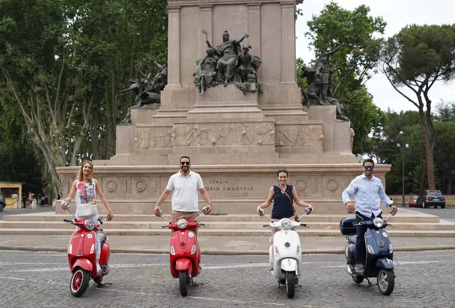 Rome: Night Photo Tour by Vespa with Aperol Spritz - Key points to know before booking