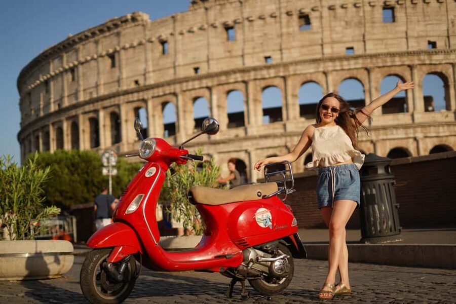 Rome: Night Photo Tour by Vespa with Aperol Spritz - Fontana dell’Acqua Paola and the climb to Janiculum Hill