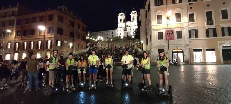 Rome: Night Segway Tour - Piazza Venezia and the ride back