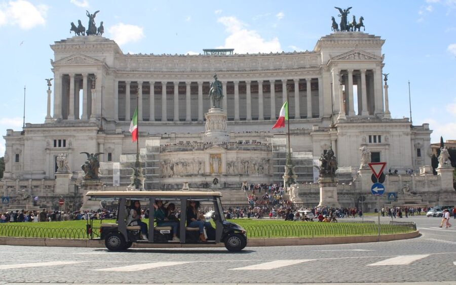 Rome: Night Tour of the City by Golf Cart (Private option) - Piazza Venezia and Rome’s grand center