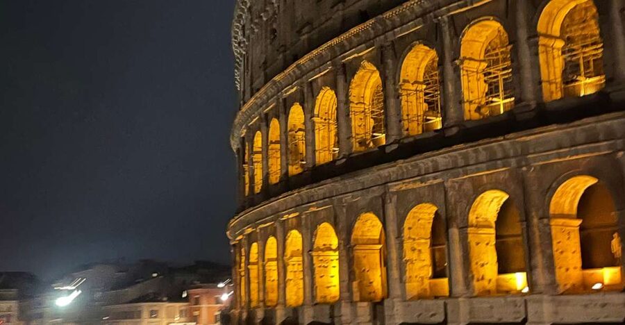 Rome: Nighttime Tour Outside the Colosseum with Local Guide - Climbing Capitoline Hill for the best view
