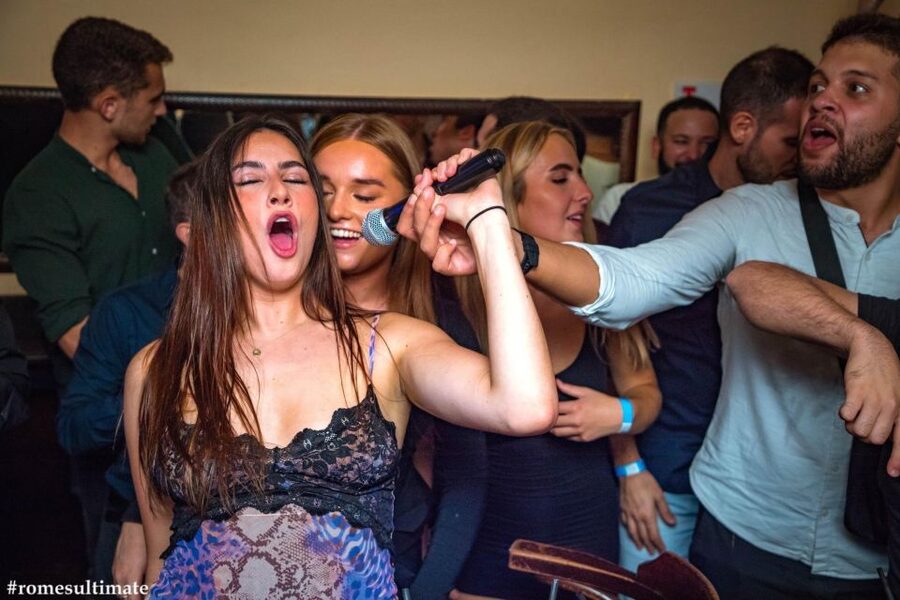 Rome: NYE Pub Crawl and Club - Two more pubs and a moving party