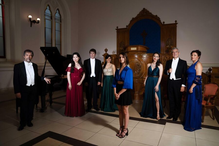 Rome: "Opera's Greatest Hits" Opera Concert with Aperitif - Wine, snacks, and meeting the artists