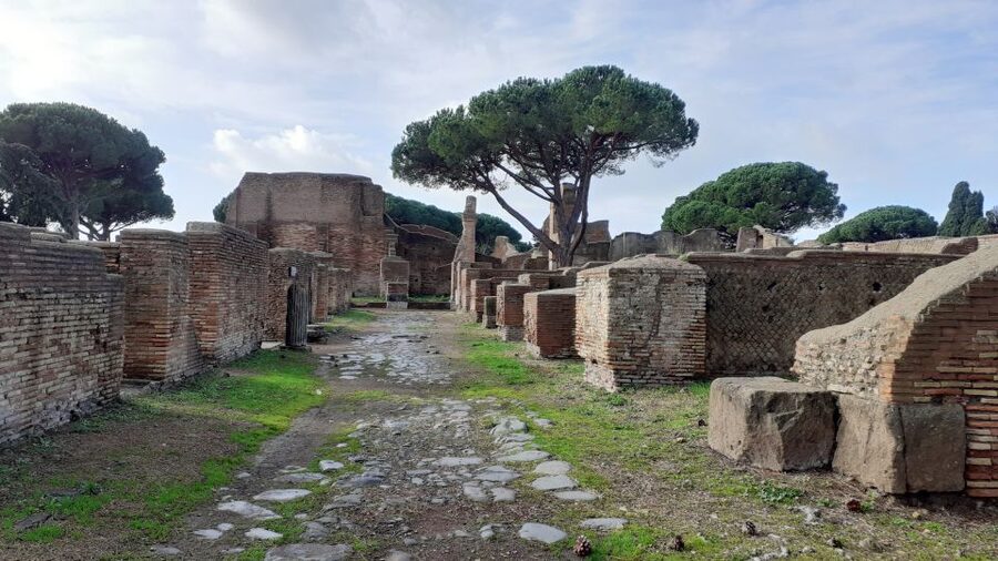 Rome: Ostia Antica Private Guided Tour - Walking the Decumanus Maximus
