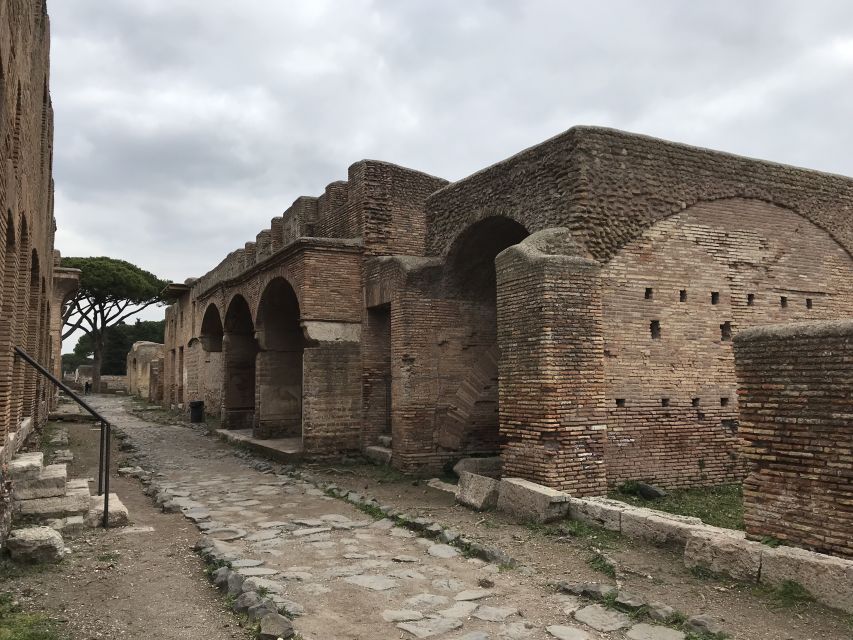 Rome: Ostia Antica Private Van Tour with an Archaeologist - What the 4-hour schedule feels like
