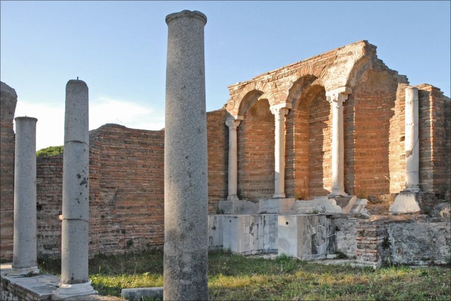Rome: Ostia Antica Private Walking Tour with Skip-the-Line - What the private guide adds