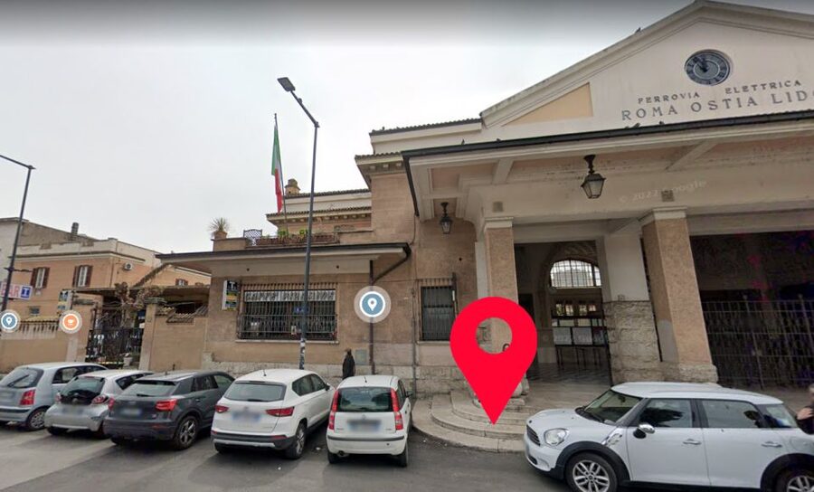Rome: Ostiense Graffiti and Modern Street Art Walking Tour - The gasometer and Ostiense’s industrial identity