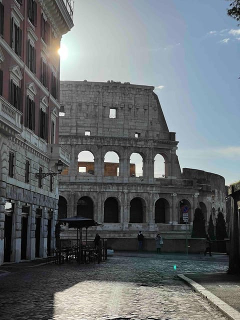 Rome: Out Of Crowds Colosseum Gladiator's Arena Guided Tour - Thirty minutes on the arena floor