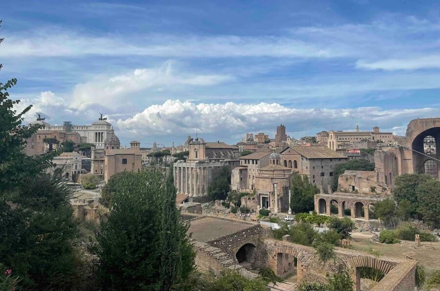 Rome: Out Of Crowds Colosseum Gladiator's Arena Guided Tour - Roman Forum, Palatine Hill, and SUPER access