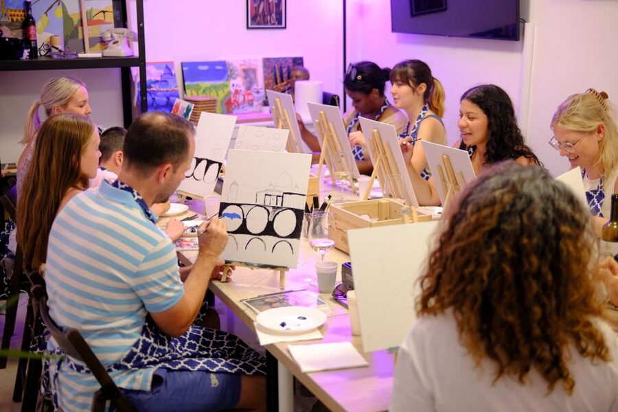 Rome: Painting Class with Unlimited Wine - A strong choice for solo visitors