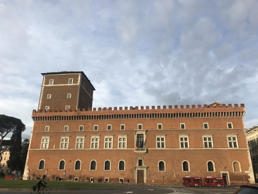 Rome: Palazzo Venezia Reserved Entrance with Museum - The garden behind the palace walls