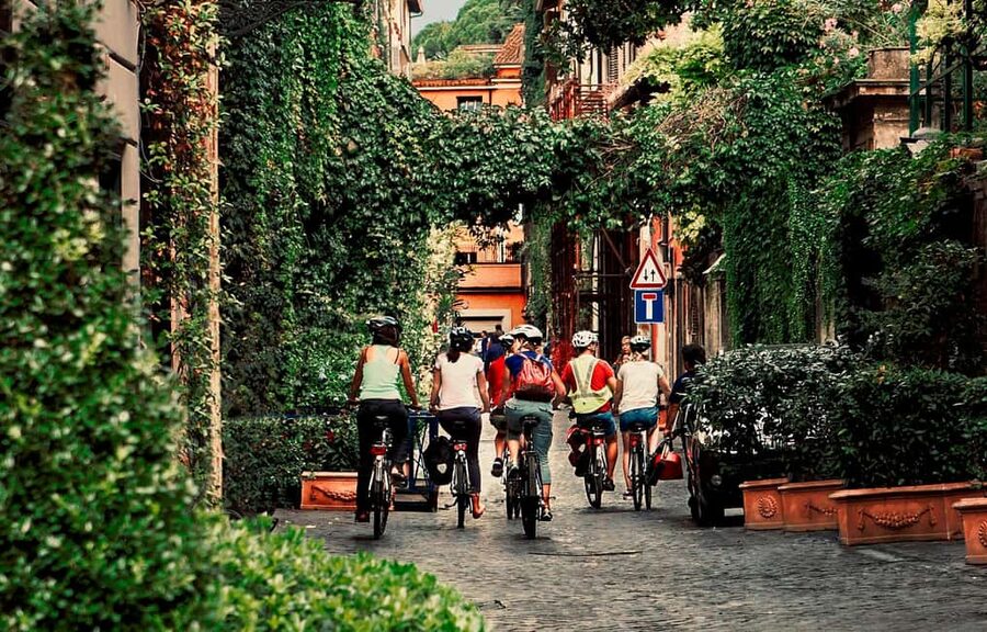 Rome: Panoramic Off-the-beaten-track Cannondale E-Bike tour - Why an E-Bike works so well in Rome
