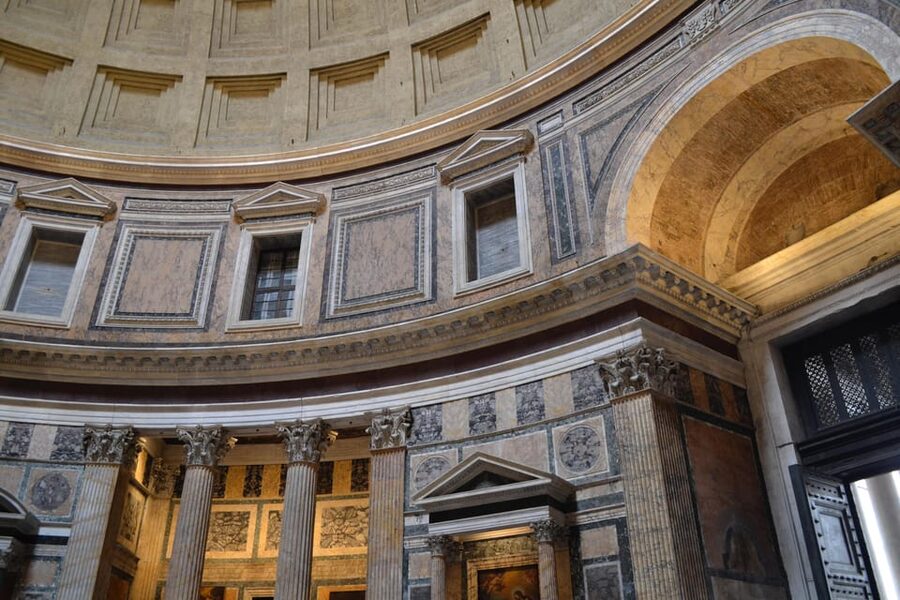 Rome: Pantheon Guided Group Tour - Crossing the portico and entering the Pantheon