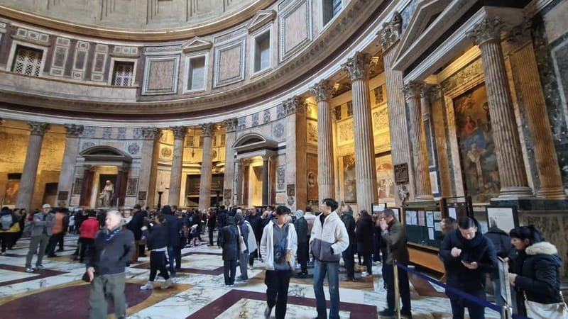 Rome: Pantheon Guided Tour with Reserved Entry Ticket - Raphael’s tomb and the other memorials