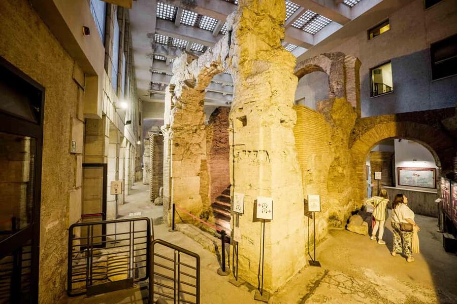 Rome: Pantheon neighborhood tour & Underground Piazza Navona - Sant’Ignazio and the art of fooling your eyes