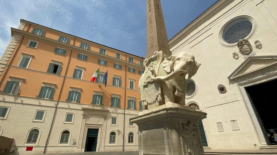 Rome: Pantheon neighborhood tour & Underground Piazza Navona - The Pantheon from the outside