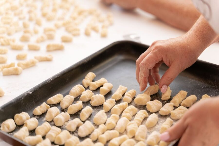 Rome: Pasta and Tiramisu Class at a Local's Home - Timing, Transport, and Dietary Planning
