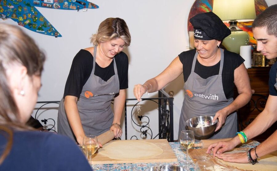 Rome: Pasta and Tiramisu Shared Cooking Class with Wine - Cooking Italian dinner in a Gianicolo Hill home