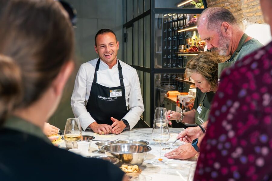 Rome: Pasta, Ravioli & Tiramisu Cooking Class by Colosseum - A cooking class with Rome right outside