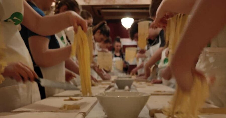 Rome: Pasta & Tiramisu Cooking Class near the Spanish Steps - What makes this class worth two hours