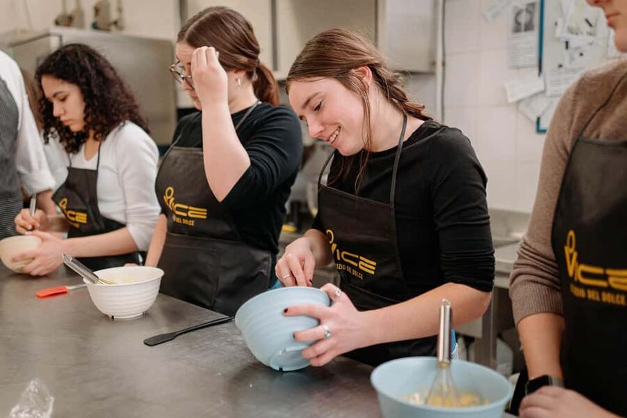 Rome: Pastry Cooking Class Gelato, Tiramisu and Cannoli - A pastry class in a working Rome baking lab