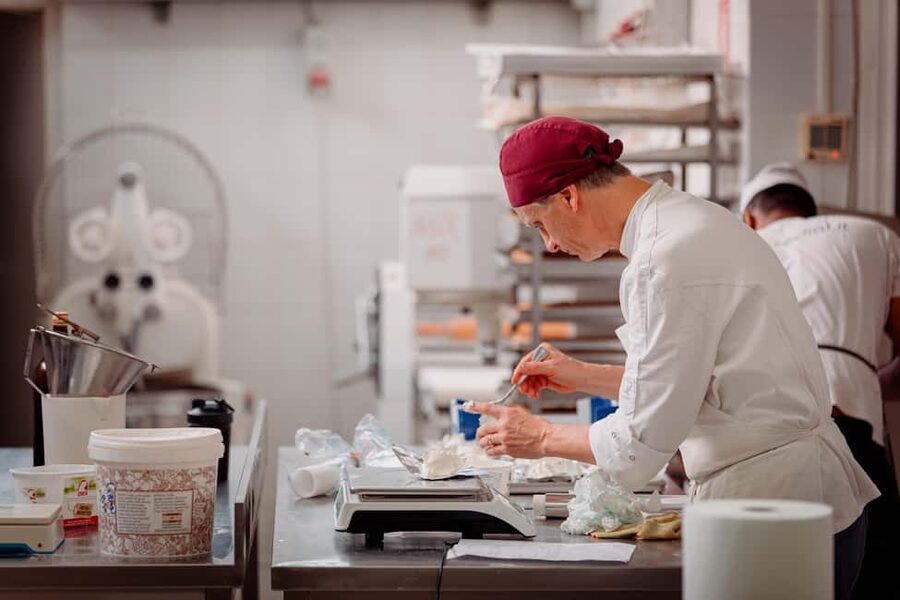 Rome: Pastry Cooking Class Gelato, Tiramisu and Cannoli - Reaching Vice Baking Lab from central Rome