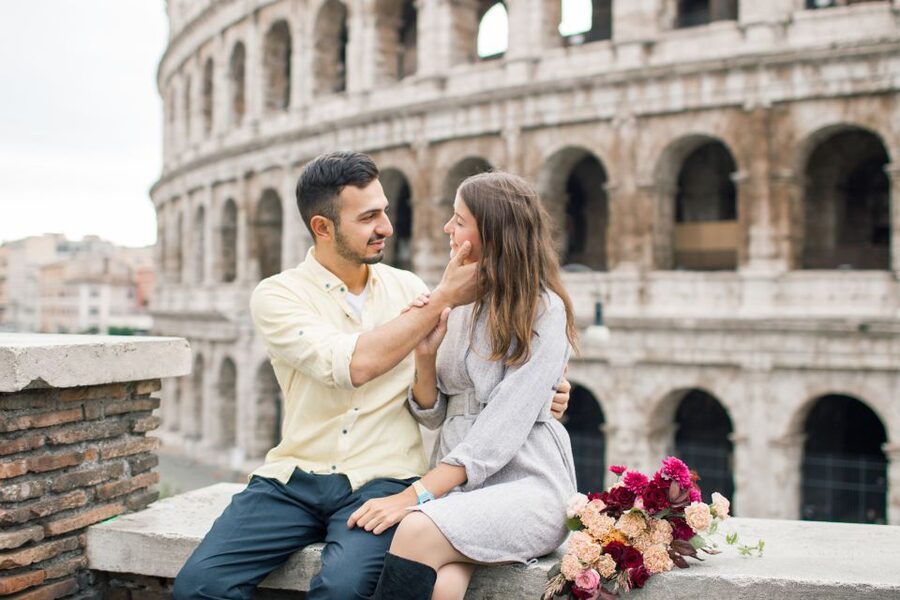 Rome: Personalized Photoshoot outside the Colosseum - The 15-minute to one-hour photo session