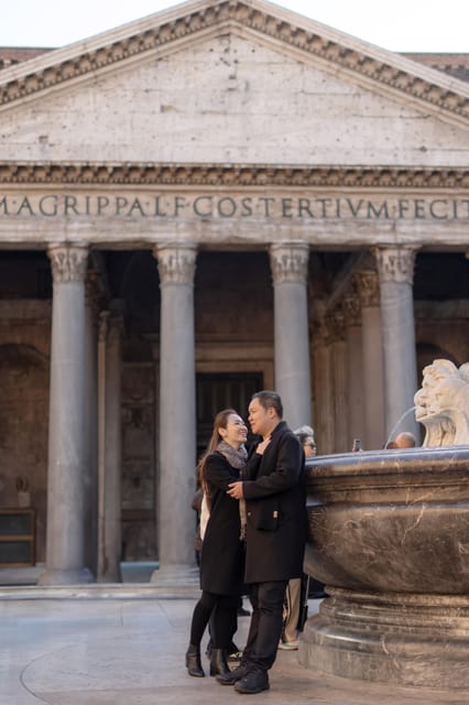 Rome: Personalized Photoshoot outside the Colosseum - The crowd question: timing matters