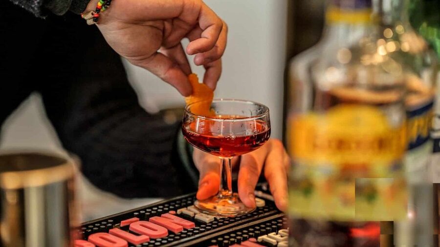 Rome: Piazzas and Fountains Sunset Tour with Aperitivo - Key points to know before booking