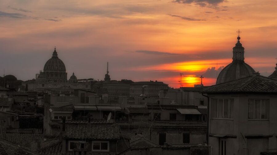 Rome: Piazzas and Fountains Sunset Tour with Aperitivo - The Pantheon and its giant unsupported dome