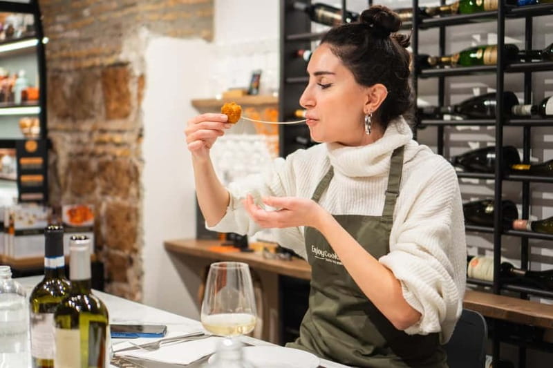 Rome: Pizza and Gelato Cooking Class with Wine - Starting with Roman dough and pizza