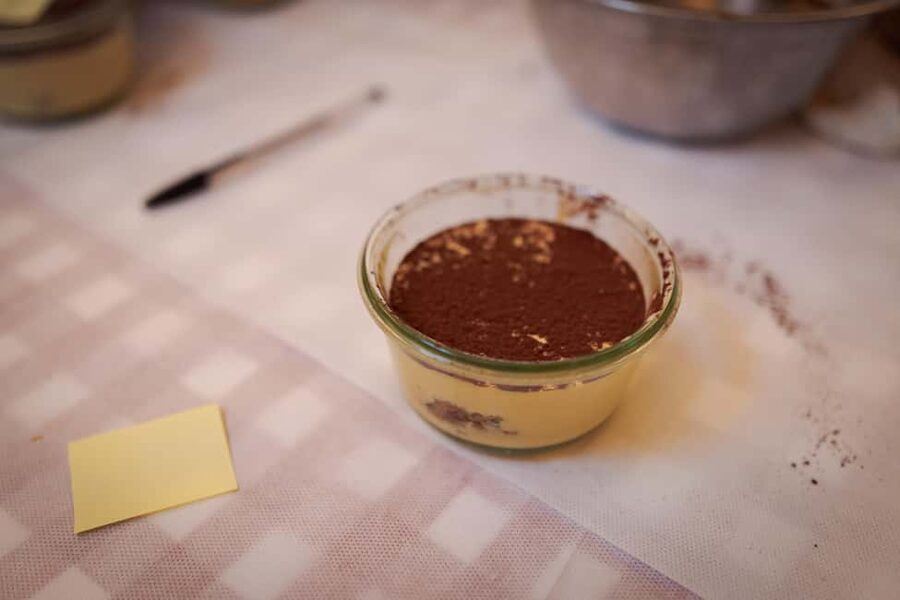 Rome: Pizza and Tiramisu Cooking Class in Piazza Navona - Heat and comfort in the cooking area