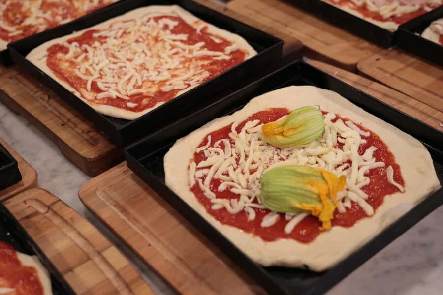 Rome: Pizza & Tiramisu Cooking Class with Meal and Drink - Making Roman Food Near Piazza Navona