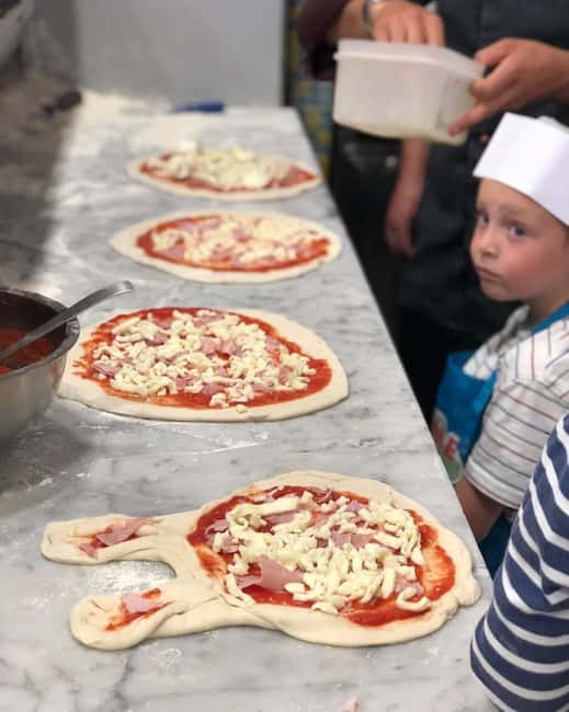 Rome: Pizza & Tiramisu Making Class - A Roman food lesson near Piazza Navona