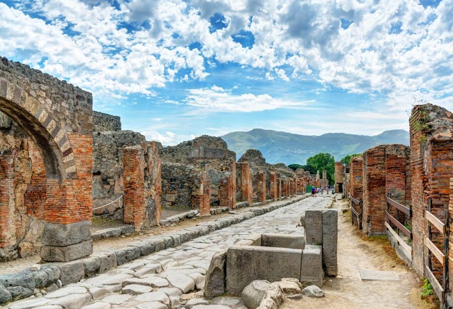 Rome: Pompeii and Naples Day Trip with Pompeii Entry Ticket - Choosing between entry, audio guide, and live guide