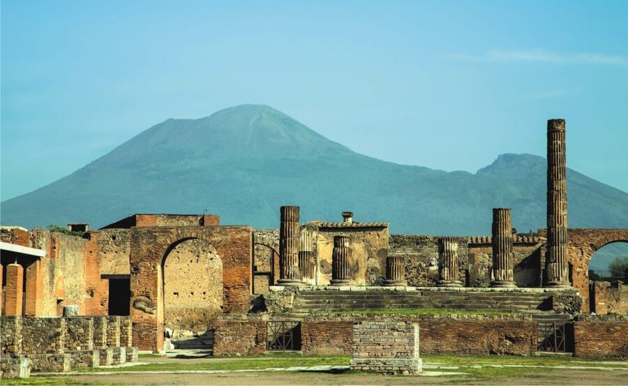 Rome: Pompeii and Naples Day Trip with Pompeii Entry Ticket - Naples in 2.5 hours