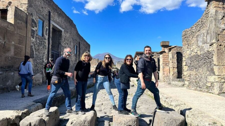 Rome: Pompeii Tour with Wine and Lunch by High Speed Train - Practical advice before you reserve