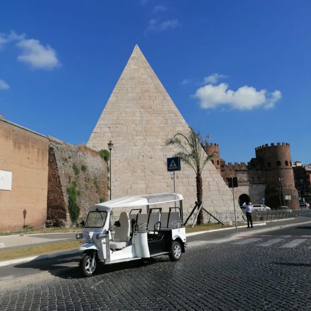 Rome: Private City Tour by Electric Tuk Tuk - The Pantheon, Trevi Fountain, and central Rome