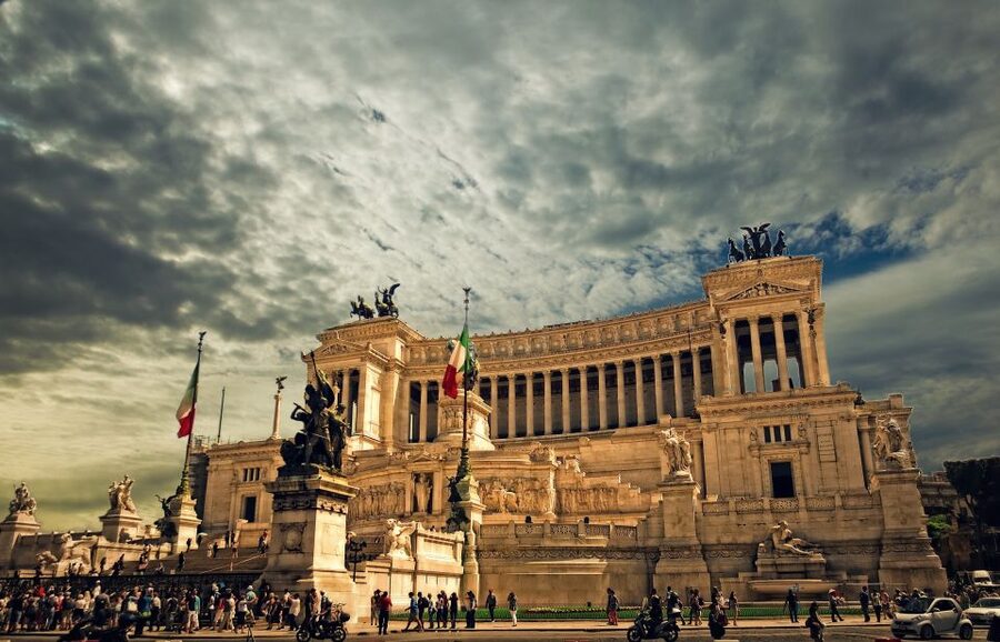 Rome: Private Customized Walking Tour with a Local Host - Meeting your host near your accommodation