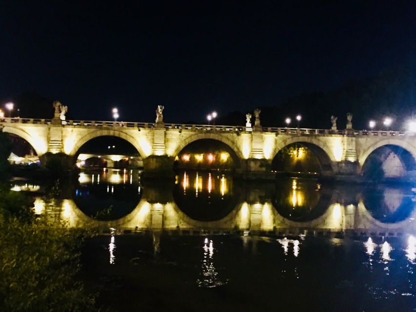 Rome: Private E-Bike Tour with Local Food - Seeing the Colosseum and Trevi Fountain by bike