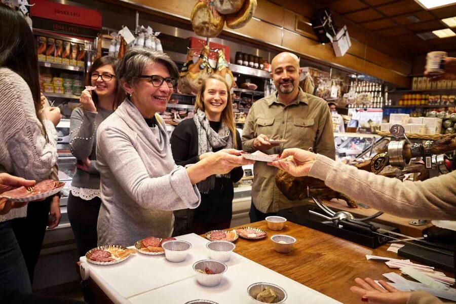 Rome: Private Food Tour in Trastevere and Campo de Fiori - Trastevere’s narrow lanes and local character