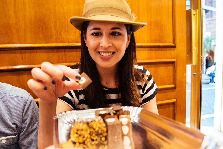 Rome: Private Food Tour with Local Guide - Trastevere between the food stops