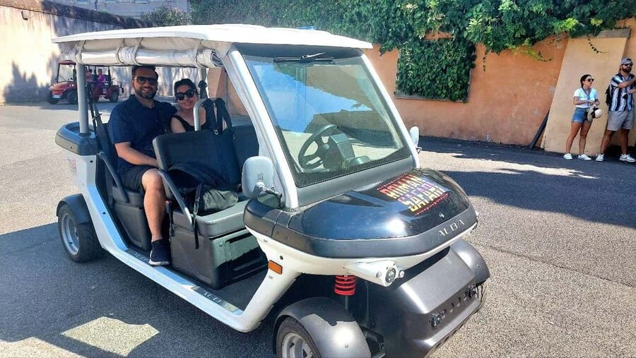 Rome: Private Golf Cart tour with a Local Guide - What the private format really changes
