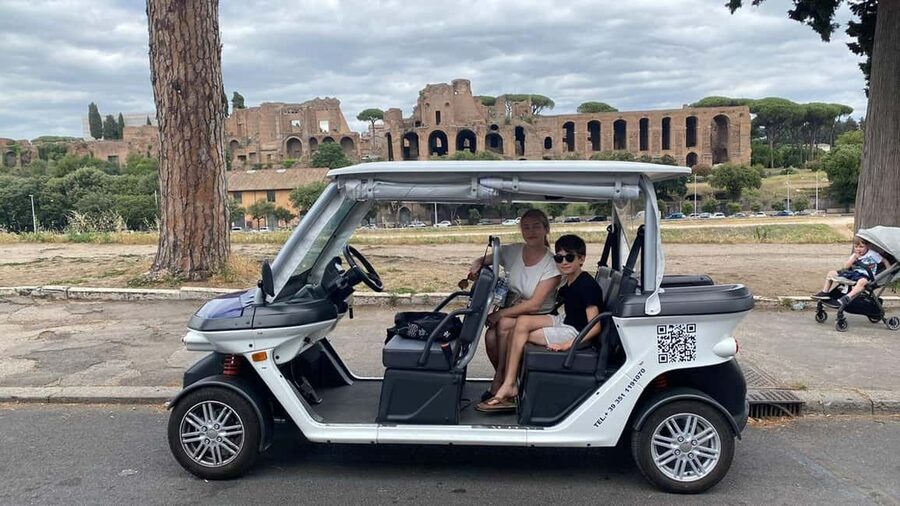 Rome: Private Golf Cart Tour with Artisanal Gelato - Why a golf cart works so well in Rome