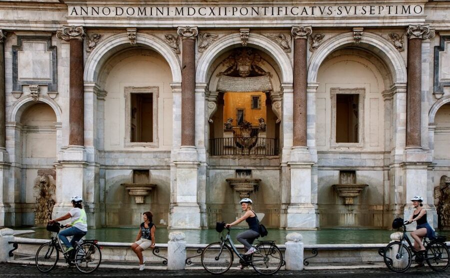 Rome: Private Half-Day Bike Tour with E-bike - Bikes, children, and group size