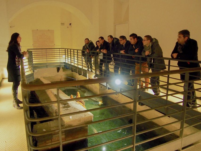 Rome: Private Leonardo da Vinci Exhibition Guided Tour - Entering Palazzo della Cancelleria in central Rome