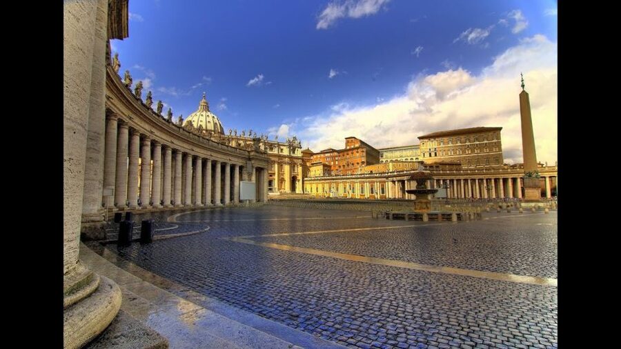 Rome: Private Night Tour by Chauffeur-Driven Vehicle - The Colosseum: Rome’s ancient showpiece