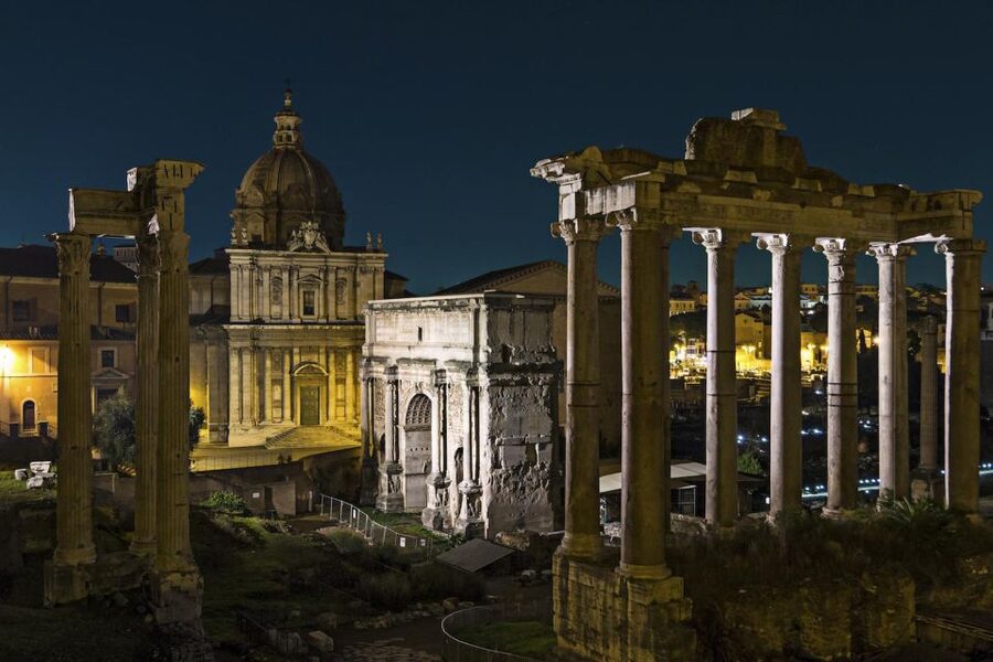 Rome: Private Night Walking Tour - Argentine Square and the story of Julius Caesar